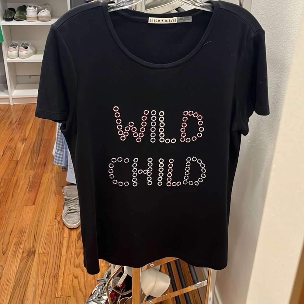 Alice and Olivia t shirt